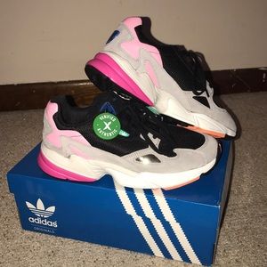adidas falcon box